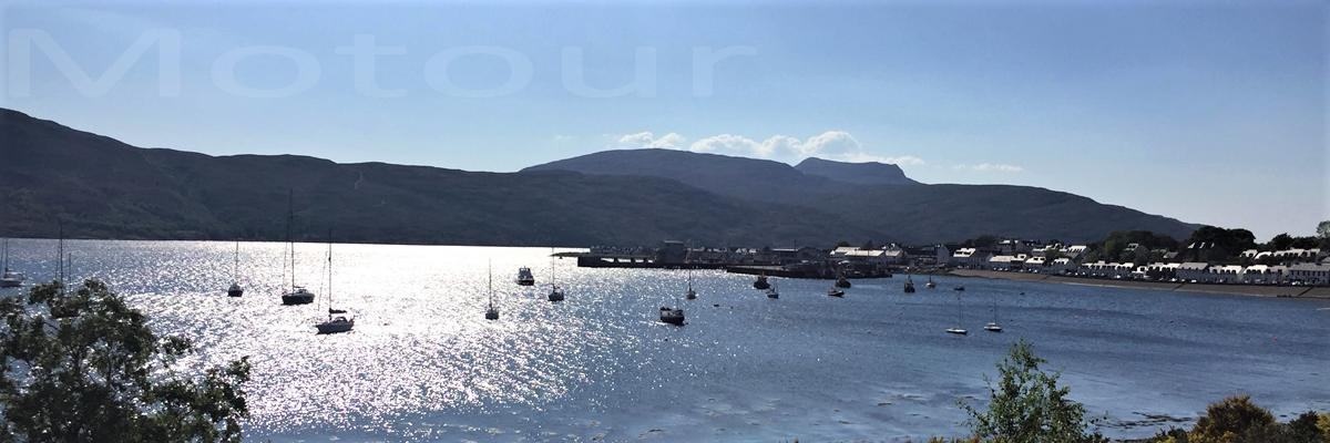 die Bucht von Ullapool während motorradreise Schottland  